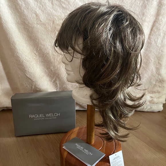 Raquel Welch Hairuwear Golden Walnut Wig - Picture 2 of 10